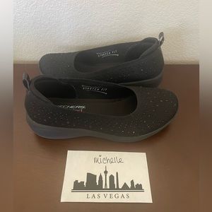 SOLD - Skechers Air-Cooled Memory Foam Shoes